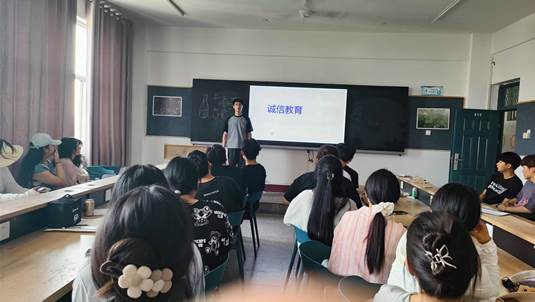 王强资助宣讲